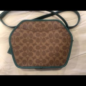 Coach Zip Geometric Pouch Signature Print